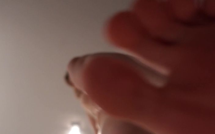 Furiyssh: Gigante faz você lamber pés-furiyssh