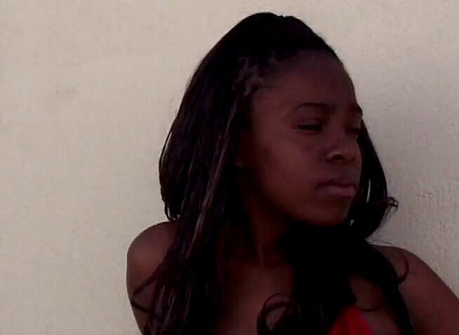 Alfacontent: Un mec blanc excité a très envie de ce cul...