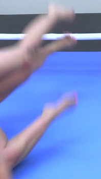 Kitty Marie vs Beth Bennett - pertempuran seks