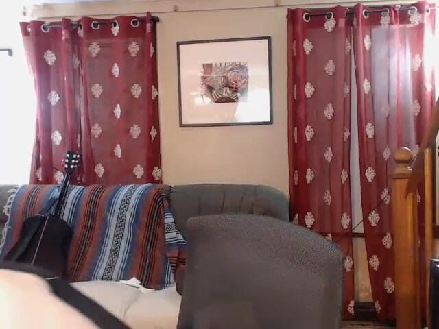 Ivyrose499: Caliente trans cam chica montando consolador y haciendo cajero automático...