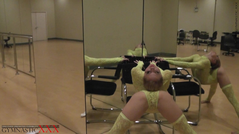 Gymrotic: Contortion Warm up