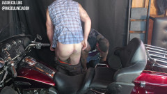 MasculineJason - Jason Collins: Motorrad und Zigarre ficken mit Cain Marko