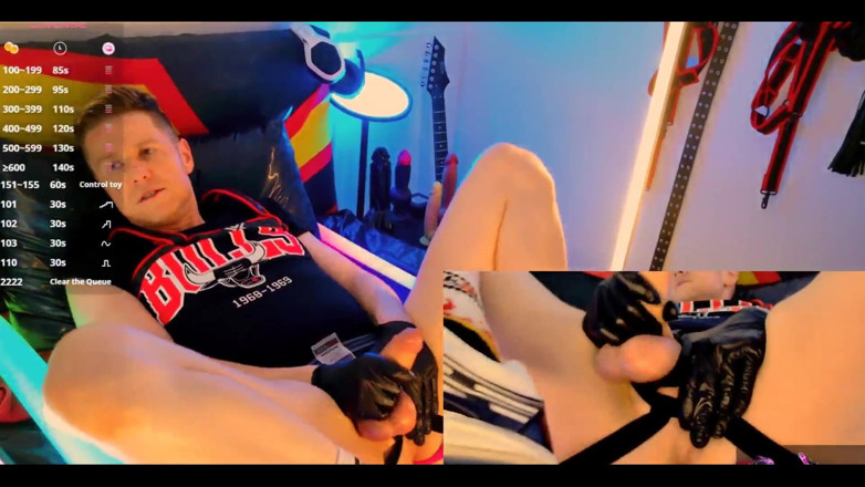 Roman Heart: Web-stream Cumshot