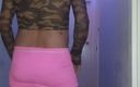 Lizzaal ZZ: Jag klippte upp mina rosa shorts och gjorde en kjol...