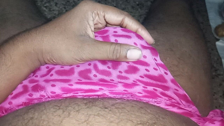 Fucking my wife: 我的印度大学妻子操逼小穴