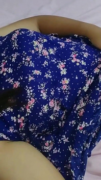 Coño mojado de una niña indonesia