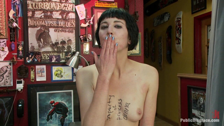 Public Disgrace by Kink: Primul anal, primul cu pumnul, tatuat pe viață!!!