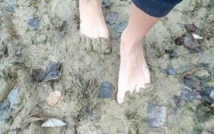 Idmir Sugary: Stepping in Mud Barefoot - Dirty Feet and Jerk off and...