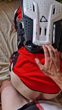 Хлопець трахає іншого хлопця в mxgear