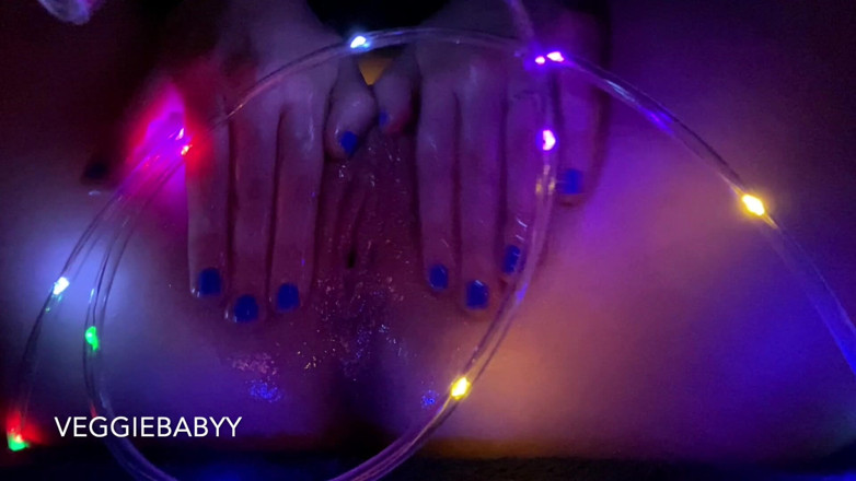 Veggiebabyy: Artsy, Oily, String Light Pussy Rubbing