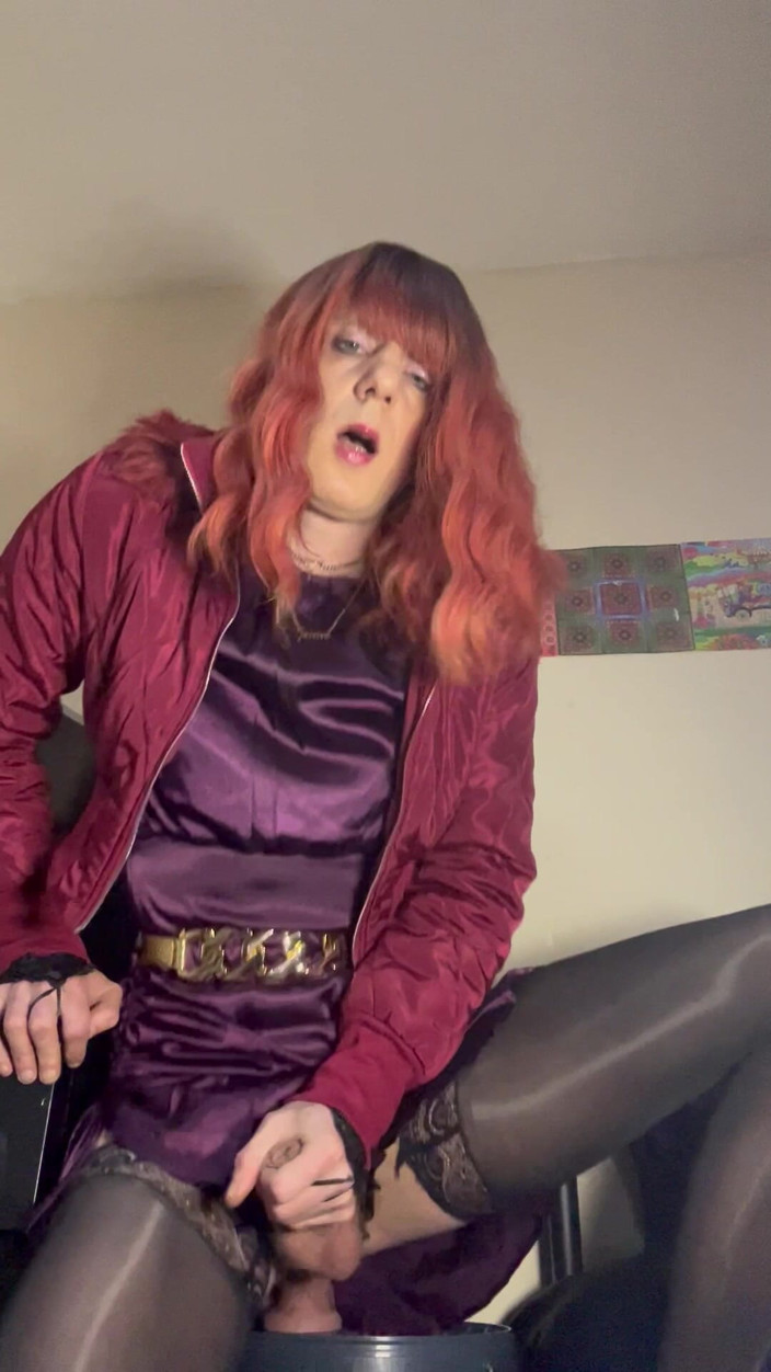 Jessica silk: Jess silk cavalca un dildo