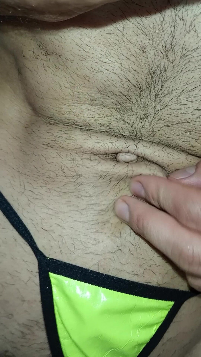 Rey rey: 털이 무성한 자지, 거의 잡힌 공중 화장실에서 자위, 털이 무성한 게이