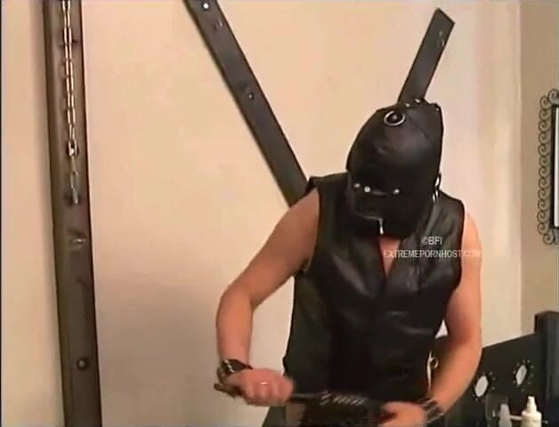 Fetish Tv: Zur unterwerfung verurteilt 2 szenen in 1