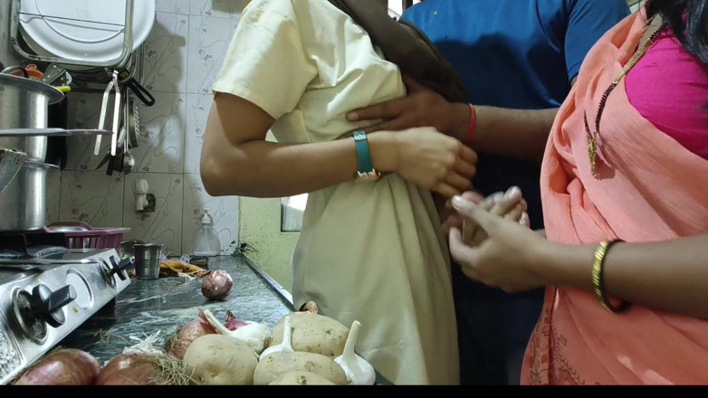 Mumbai Ashu: Un băiat cu două fete, Mumbai Ashu Champa și Raj