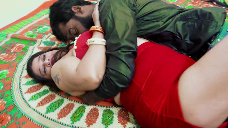 Queen star Desi: Romanticismo speciale di san valentino, sesso hardcore