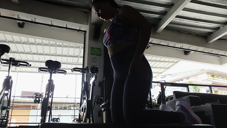 Isabel: Pria mungil di gym