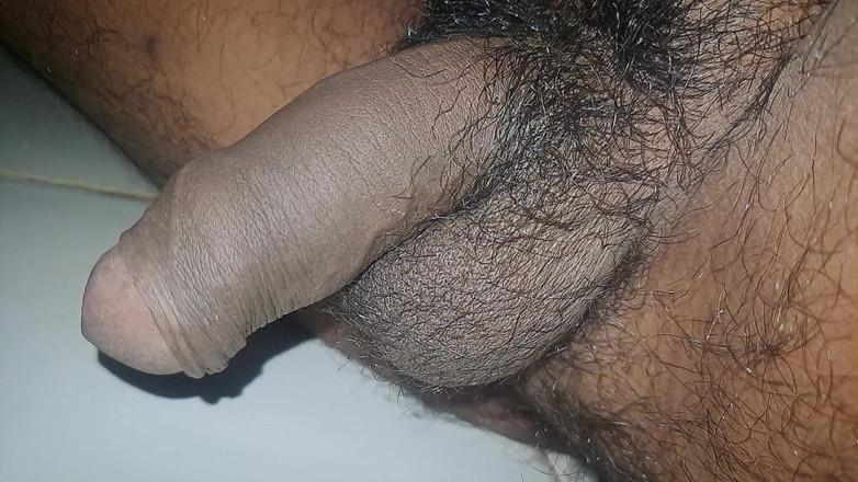 Desi_Porn_India: 誰か俺の黒いアナルを犯せ。