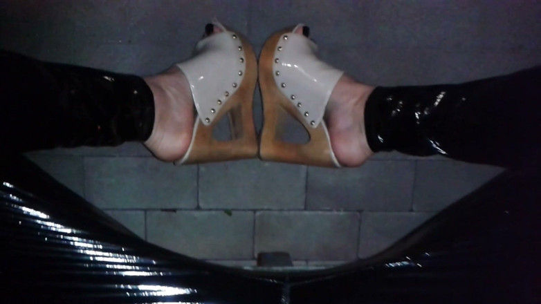 Heelex: Sexy Mules