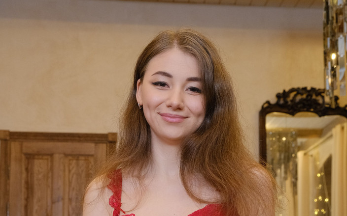 Beekeeper: ろう者と口のこない美女との初めてのアナル