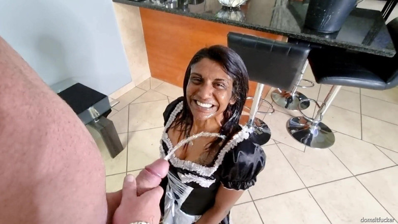 domslutfucker: India chica en traje de mucama francesa en traje de...