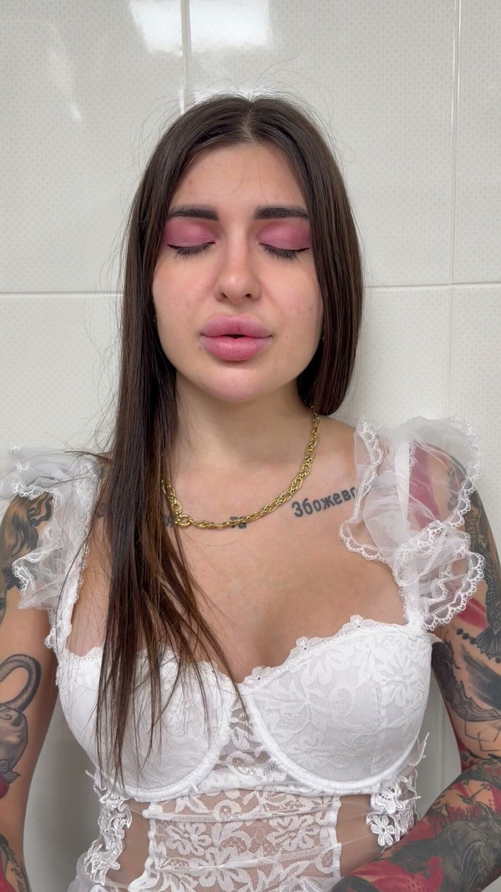 Karla black: I Am Masturbating in a Bridal Costume