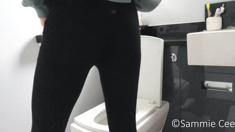 Sammie Cee: Toilet pee compilation 2