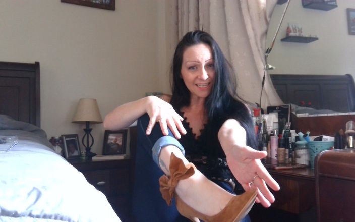 Raven Willow: Talons et humiliation