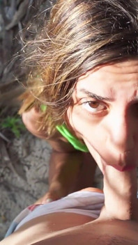 Latina Creampie Dan Pancutan Muka Di Pantai