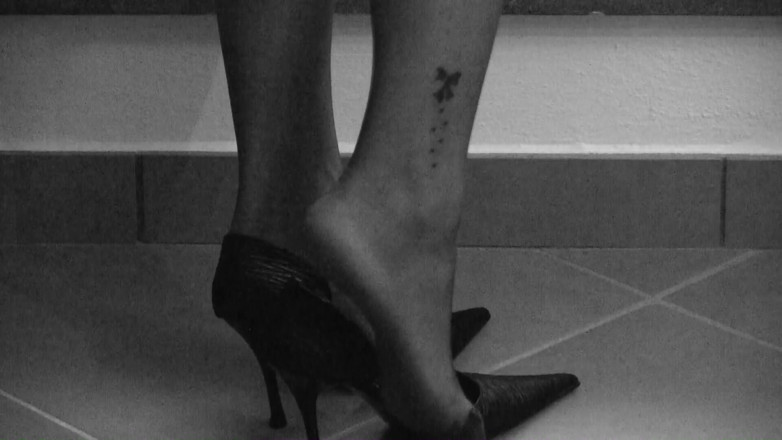 Nyllady: 新しいブラックデコレットを見せる