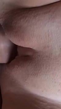 Pieprzona kręcona brunetka o idealnym ciele, aż weźmie creampie