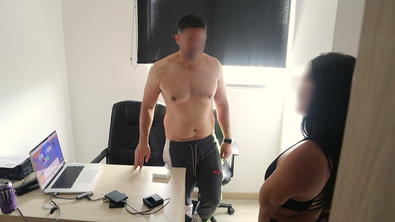 Time traveler: Hembiträde med sexiga händer knullas anal 2