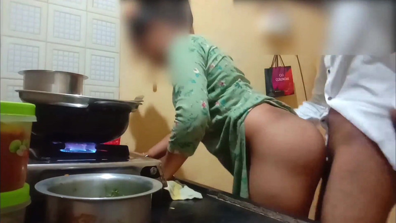 Your_Suman: Istri dientot di dapur saat lagi masak