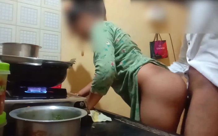 Your Suman official: La moglie è stata scopata in cucina mentre cucina