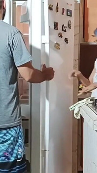 Užívám si, když je můj manžel pryč a chovám se s mým nevlastním synem jako velká děvka.