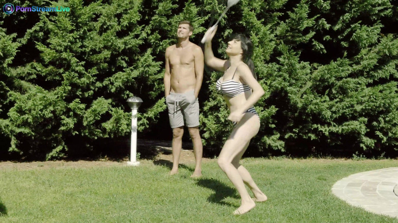 Only3x: Antonia Sainz y Damaris X swingers al aire libre