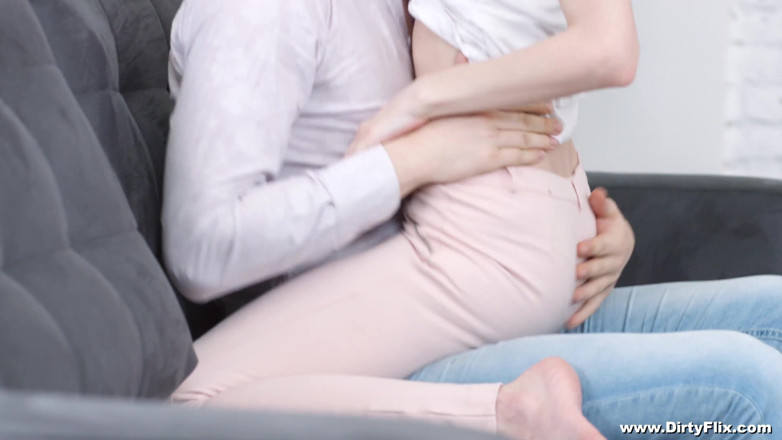 She is Nerdy: Příležitostný sex s nerdy kočička