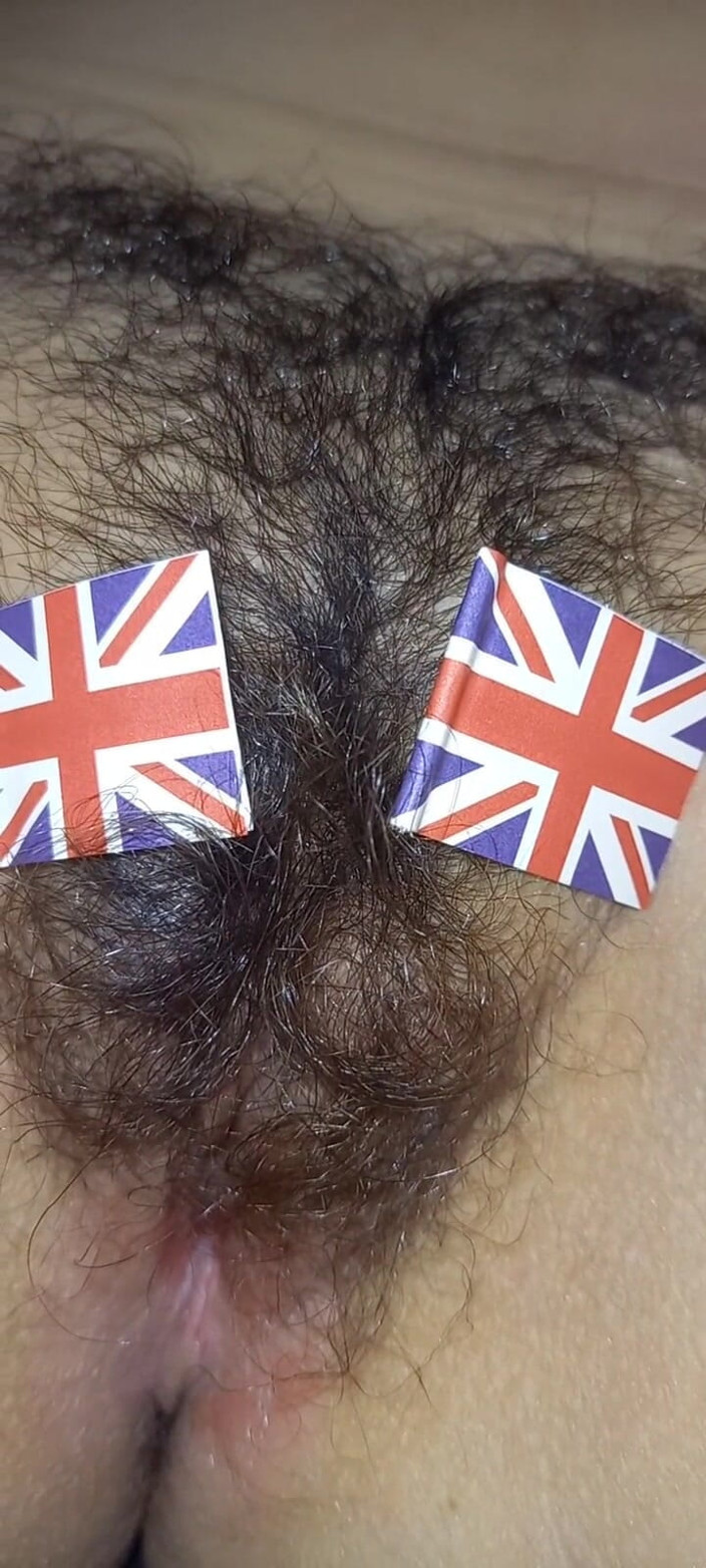 pornoamateurs: England Hairy