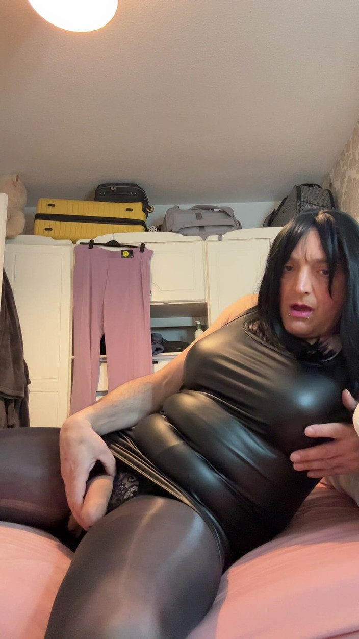 CuteCassie1982: Abito con aspetto bagnato provocante