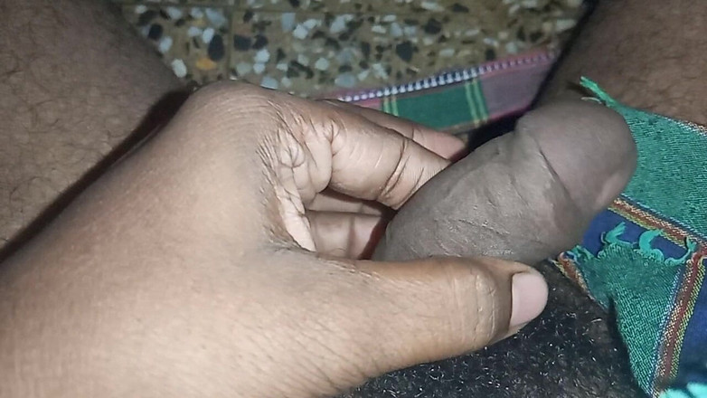 Hungry cliff: Un garçon de Dubaï se fait baiser dans la salle...