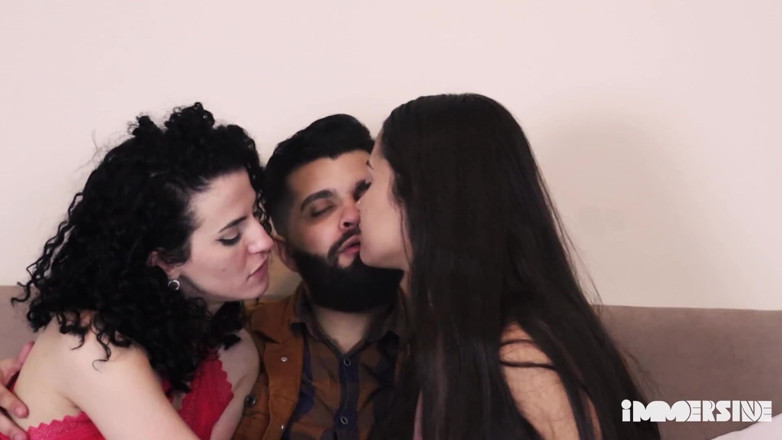 Lady Snow Brasil: İki harika kız ilk üçlü grup sekslerinde