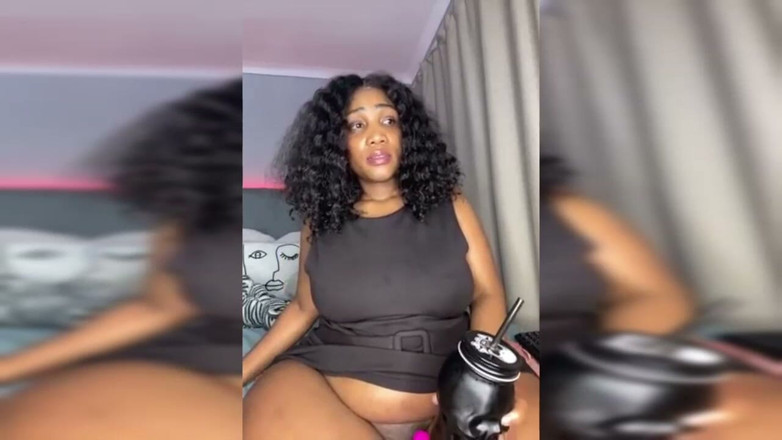 Legendary Booty Overdose: İri güzel kadın striptiz ve göt ibadeti