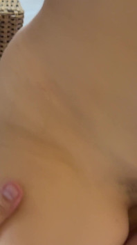 Eine sexy Reporterin wird für die News-Scoop hart gefickt!