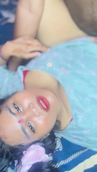 El padrastro me atrapó tocando mi coño y me dejó, video hindi de sexo
