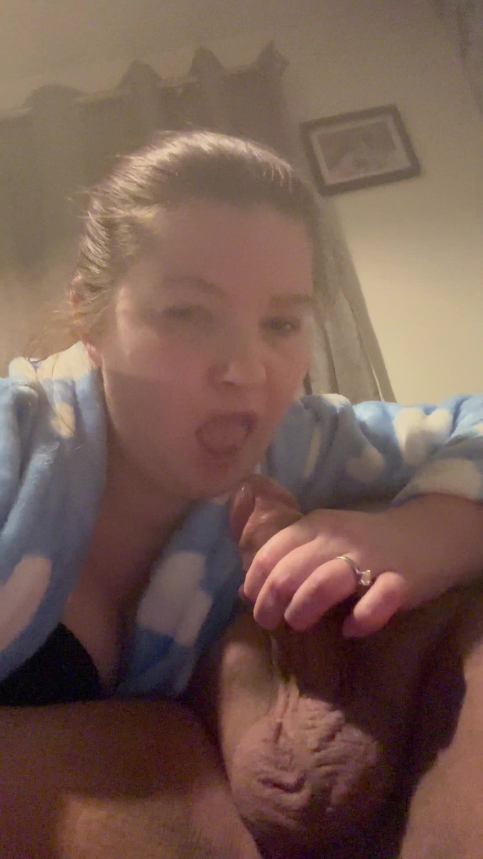 Teamfreeki: Erkek arkadaşının yarağını emiyor