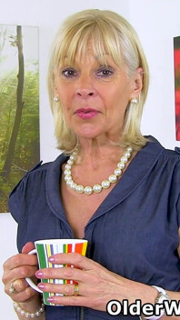 English GILF Elaine Wears Black Tights and Plays with a Sex Toy