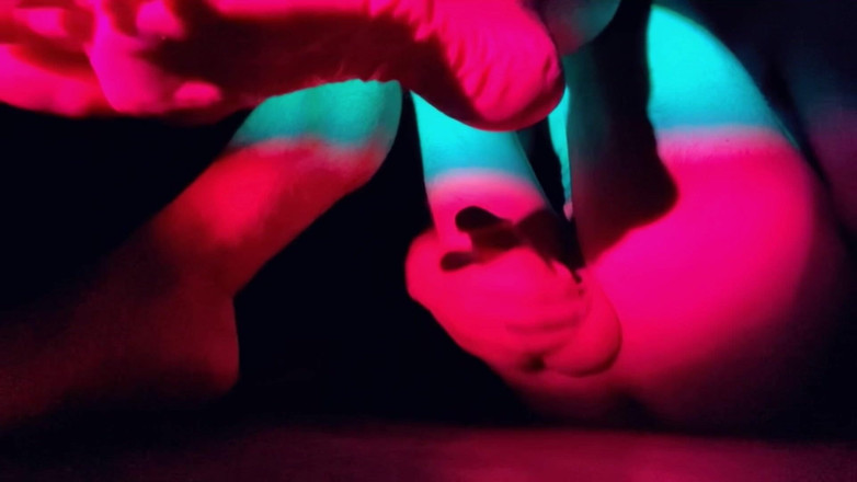 FemboyLoveU: Ma un'esplosione da un gallo