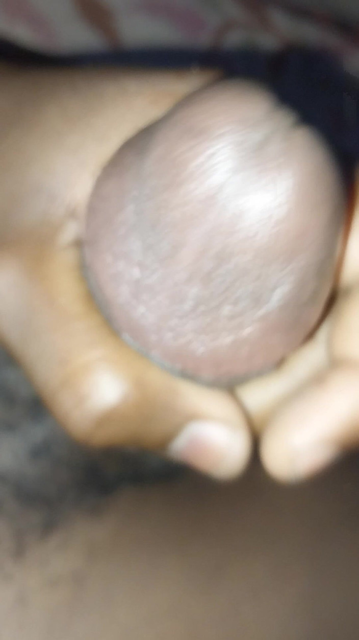 LoVbRo1: Velký penis masturbuje až do výstřiku