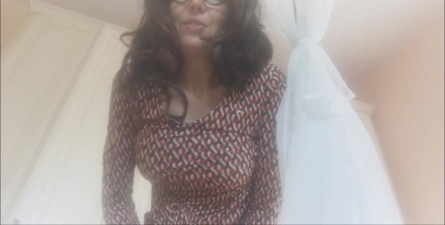savannahamatoriale: 2 aventură sexy cu mama ta vitregă excitată