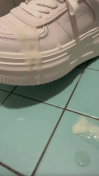 I Did a Squirt Show in Mac Toilet. Now I Have to Go Home Wet.
