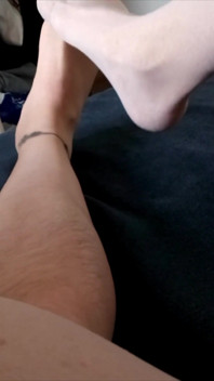 穿着连裤袜的脚感性玩味